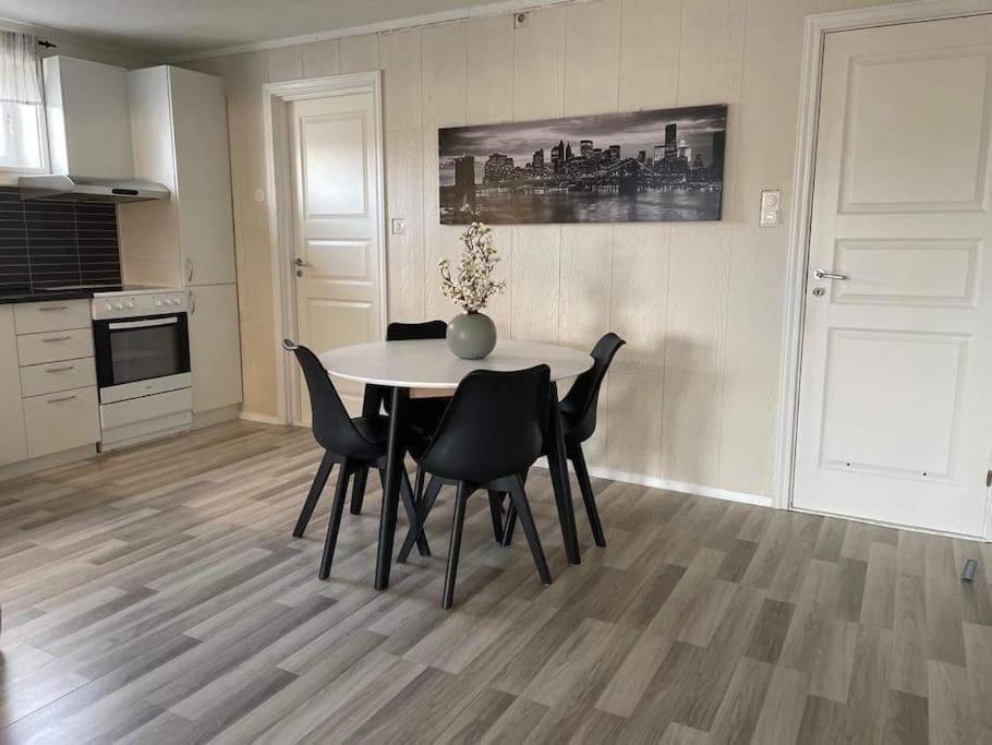 Sentral Og Koselig Leilighet Tromsø Eksteriør billede
